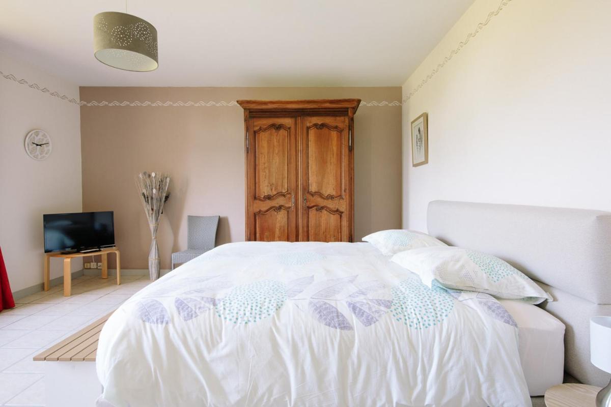 Rive Gauche - Chambres D'Hotes En Bord D'Authion Maze Exterior photo